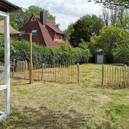 Ferienglueck An Der Nordsee Buche Deine Erdgeschoss-Ferienwohnung Mit Kamin Terrasse Und Eingezaeuntem Garten Fuer Unvergessliche Auszeiten Altfunnixsiel 외부 사진