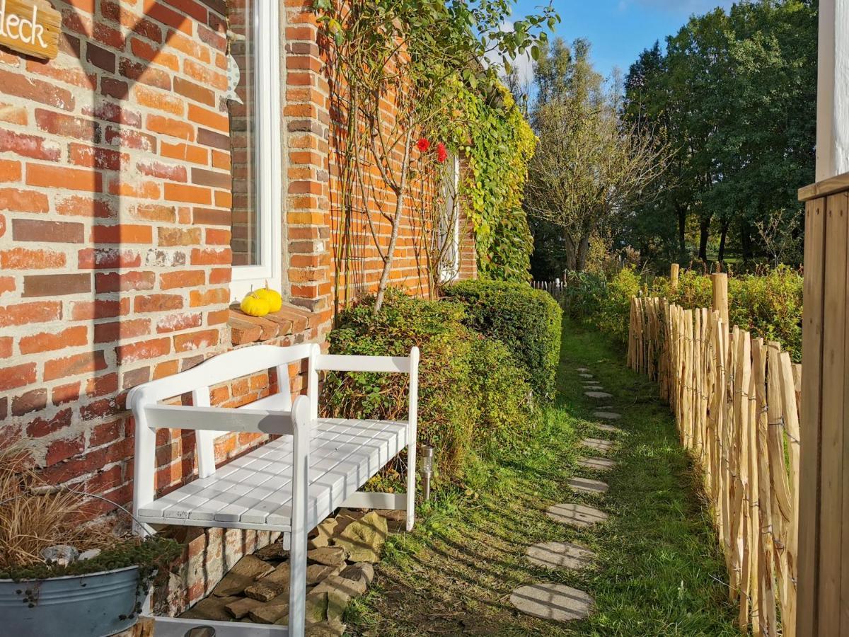 Ferienglueck An Der Nordsee Buche Deine Erdgeschoss-Ferienwohnung Mit Kamin Terrasse Und Eingezaeuntem Garten Fuer Unvergessliche Auszeiten Altfunnixsiel 외부 사진