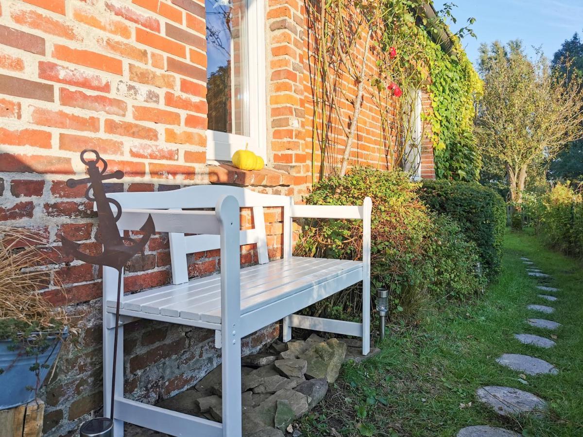 Ferienglueck An Der Nordsee Buche Deine Erdgeschoss-Ferienwohnung Mit Kamin Terrasse Und Eingezaeuntem Garten Fuer Unvergessliche Auszeiten Altfunnixsiel 외부 사진