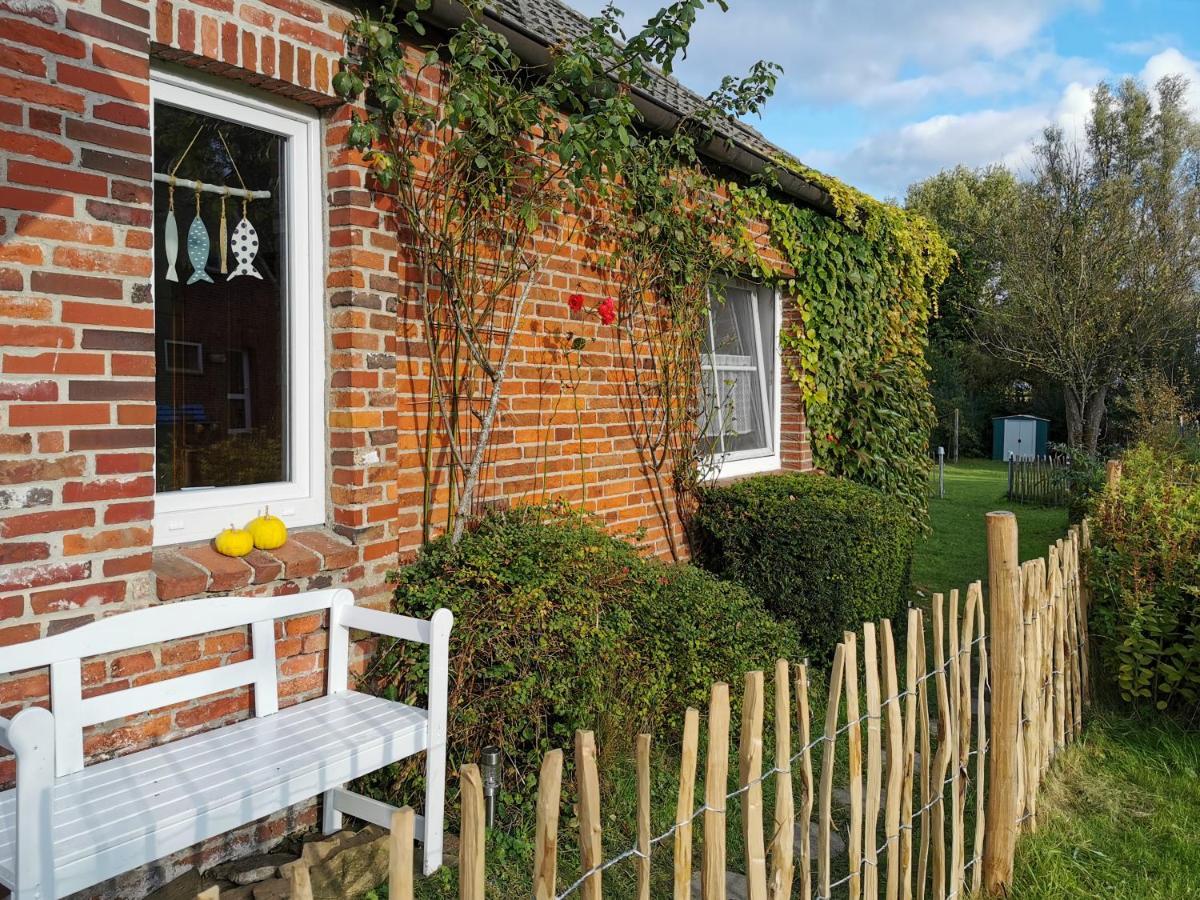 Ferienglueck An Der Nordsee Buche Deine Erdgeschoss-Ferienwohnung Mit Kamin Terrasse Und Eingezaeuntem Garten Fuer Unvergessliche Auszeiten Altfunnixsiel 외부 사진