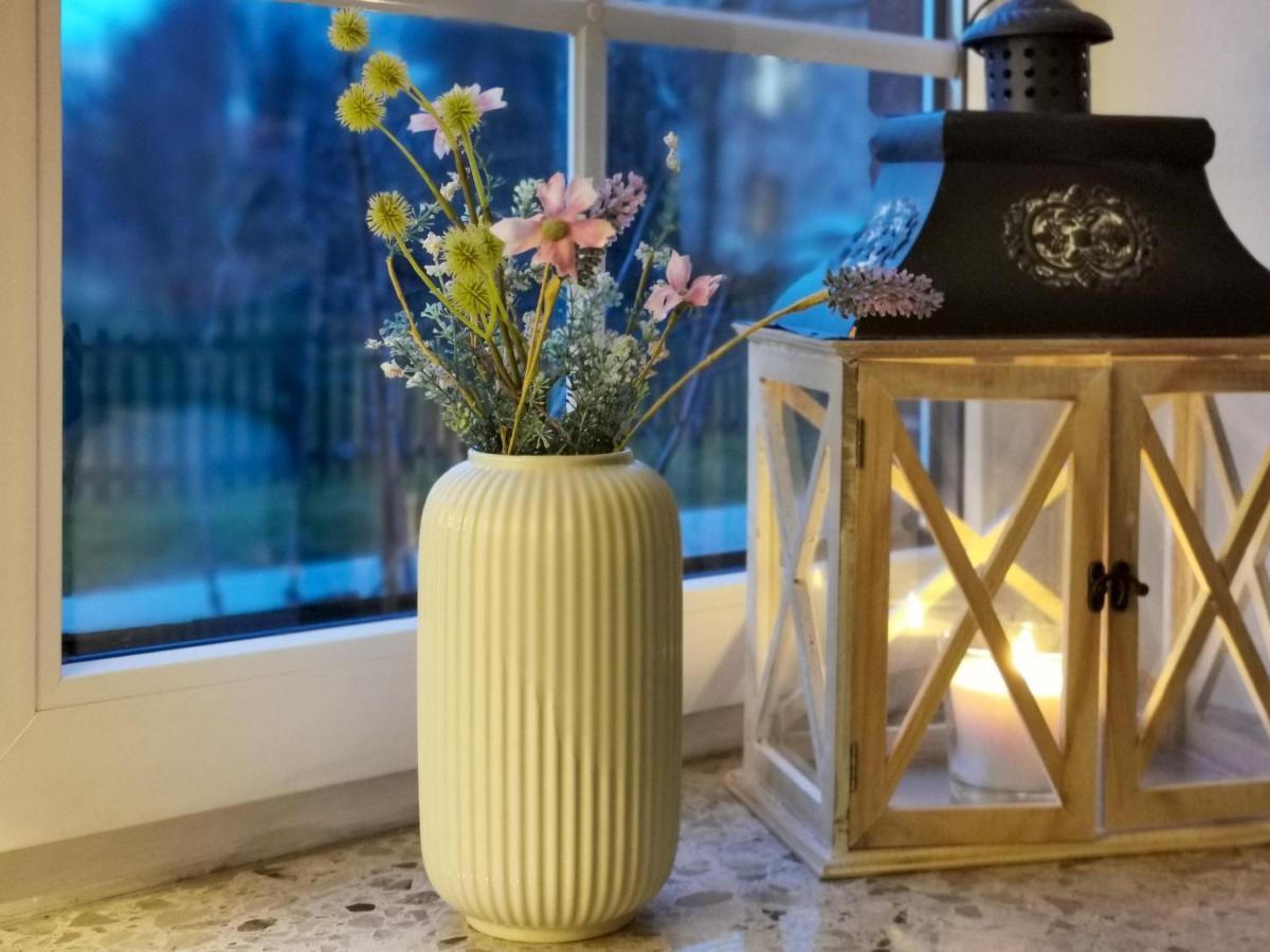 Ferienglueck An Der Nordsee Buche Deine Erdgeschoss-Ferienwohnung Mit Kamin Terrasse Und Eingezaeuntem Garten Fuer Unvergessliche Auszeiten Altfunnixsiel 외부 사진