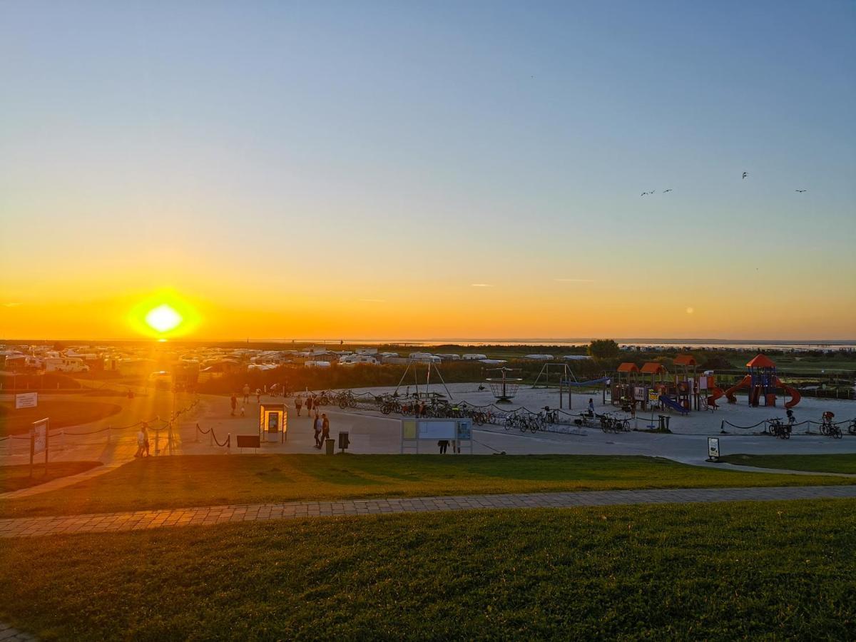 Ferienglueck An Der Nordsee Buche Deine Erdgeschoss-Ferienwohnung Mit Kamin Terrasse Und Eingezaeuntem Garten Fuer Unvergessliche Auszeiten Altfunnixsiel 외부 사진