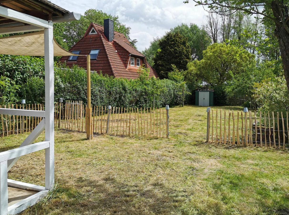 Ferienglueck An Der Nordsee Buche Deine Erdgeschoss-Ferienwohnung Mit Kamin Terrasse Und Eingezaeuntem Garten Fuer Unvergessliche Auszeiten Altfunnixsiel 외부 사진