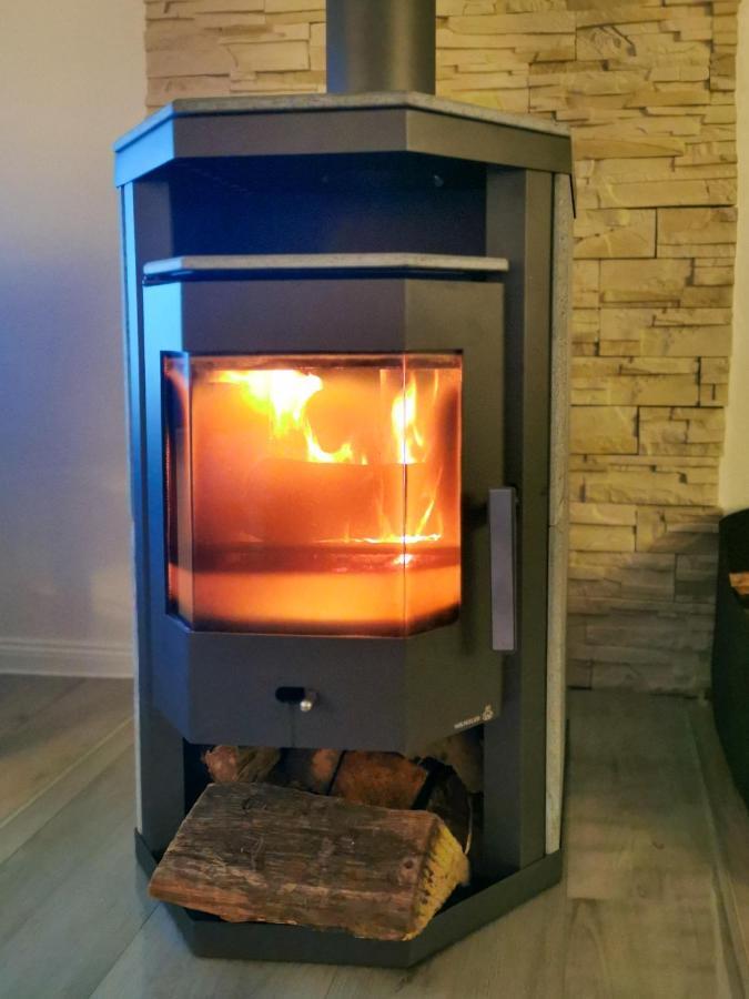 Ferienglueck An Der Nordsee Buche Deine Erdgeschoss-Ferienwohnung Mit Kamin Terrasse Und Eingezaeuntem Garten Fuer Unvergessliche Auszeiten Altfunnixsiel 외부 사진