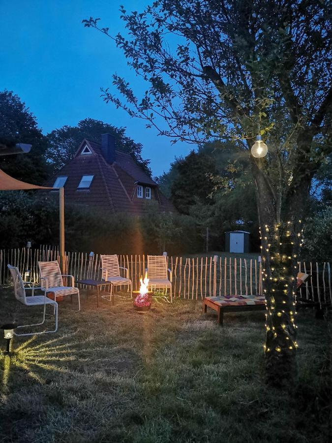 Ferienglueck An Der Nordsee Buche Deine Erdgeschoss-Ferienwohnung Mit Kamin Terrasse Und Eingezaeuntem Garten Fuer Unvergessliche Auszeiten Altfunnixsiel 외부 사진